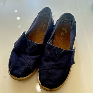 TOMS kids shoes